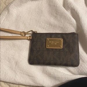 Micheal Kors wristlet
